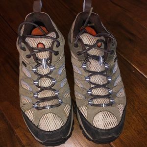 Merrell Continuum Women’s Hiker Size 9